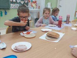 b_1024_768_0_00_images_2023_2024_KAWA_Kanapki_395839267_794437239150893_1932241008869676844_n